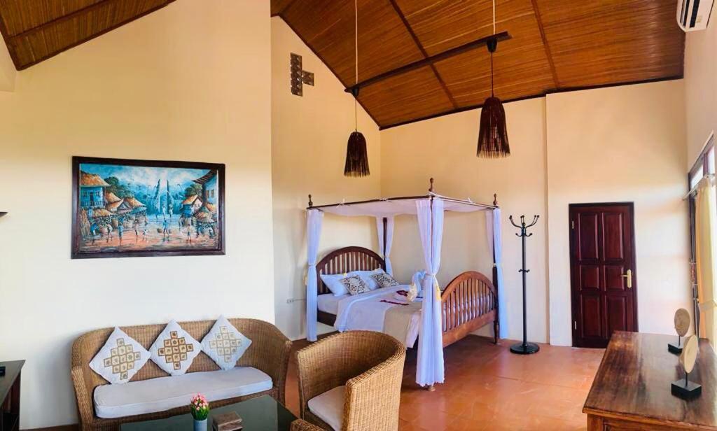 Giri'S Villa Jimbaran Унгасан Экстерьер фото